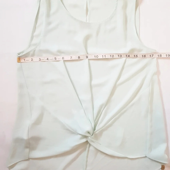 BCBG Formal Front Twist sleeveless top Sz S Crepe fabric Pastel Coastal - Picture 5 of 6